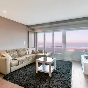 Montezuma Luxe Studio Met Frontaal Zeezicht Zonder Aparte Slaapkamer Oostende